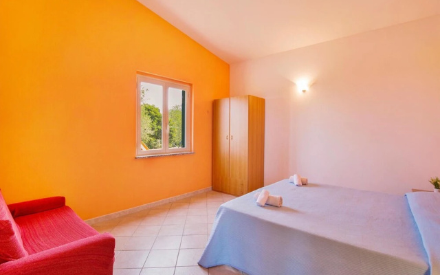 Amazing Home in S.giovanni Zambrone With 2 Bedrooms and Wifi
