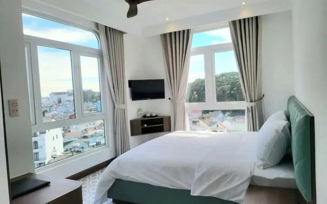 Le's Dalat Sky Hotel