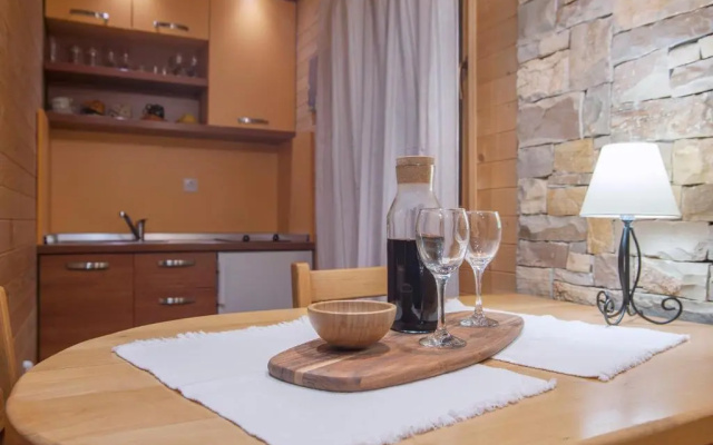 Villa Natural Wood