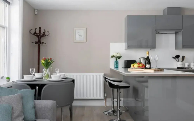 Comfy 5 Location Few Steps From BA I360