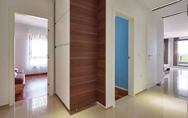 Stunning Home in Liznjan With Wifi and 2 Bedrooms