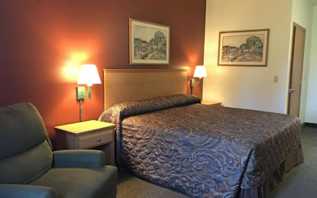 Westbridge Inn & Suites