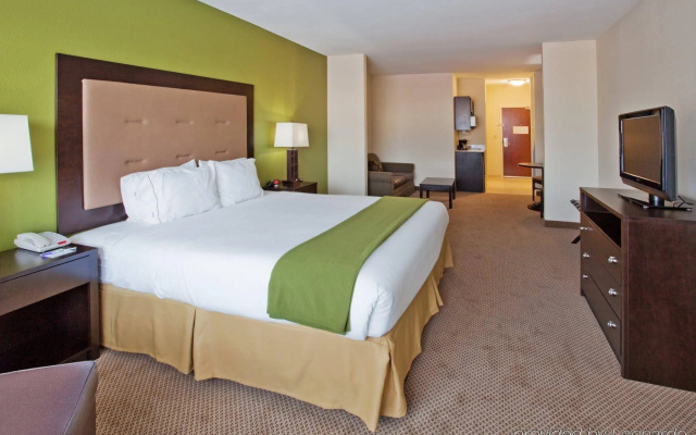 Holiday Inn Express and Suites Savannah - Midtown by IHG