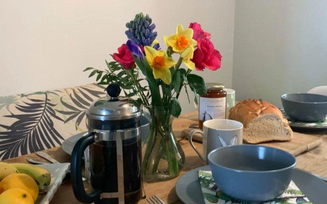 St George's Snug - mins from Sea & Golf Course