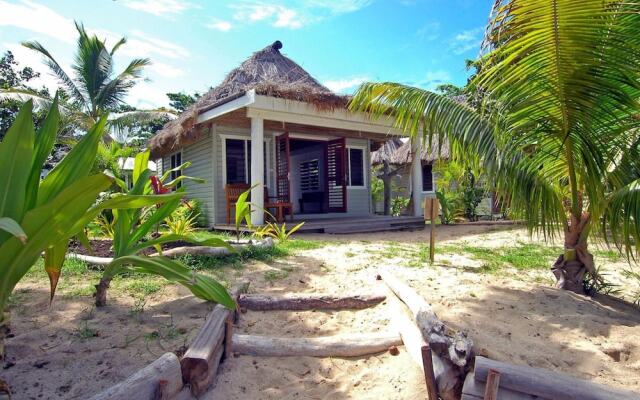 Отель Blue Lagoon Beach Resort Фиджи, Матаялеву - отзывы, цены и фото номеров - забронировать отель Blue Lagoon Beach Resort онлайн вид на фасад