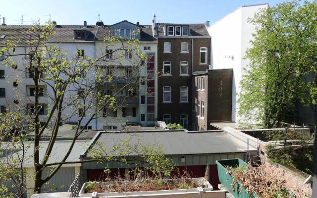 Отель Kunibertkloster Appartements Am Dom Кёльн вид на фасад