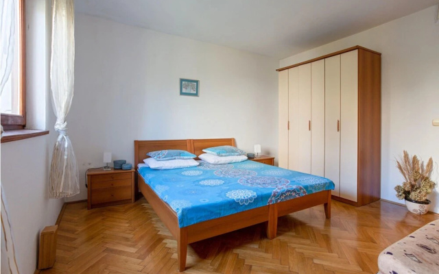 Beautiful Apartment in Petrcane With Wifi and 2 Bedrooms