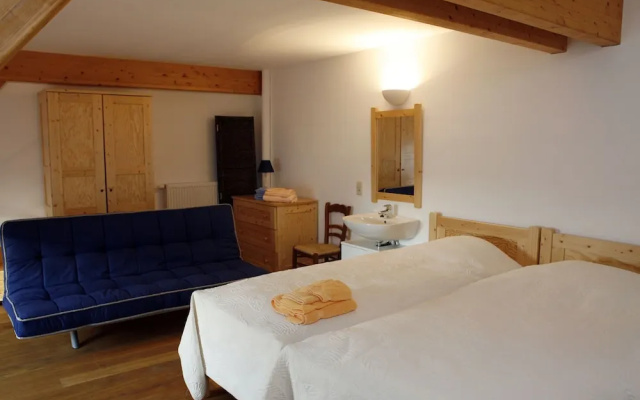 Comfortable Holiday Home near Forest in Macon