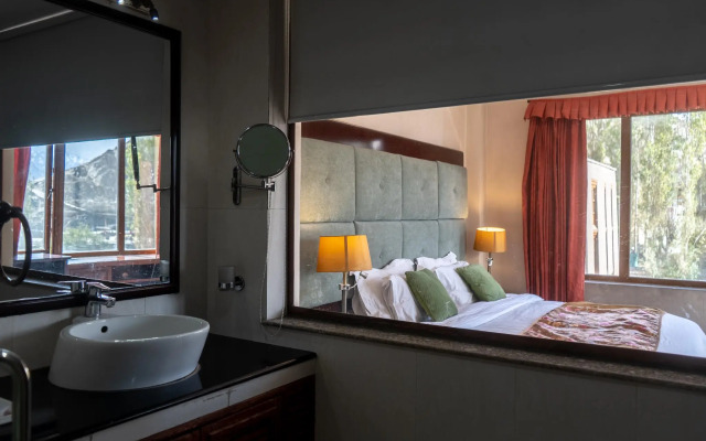 Hotel Spic N Span