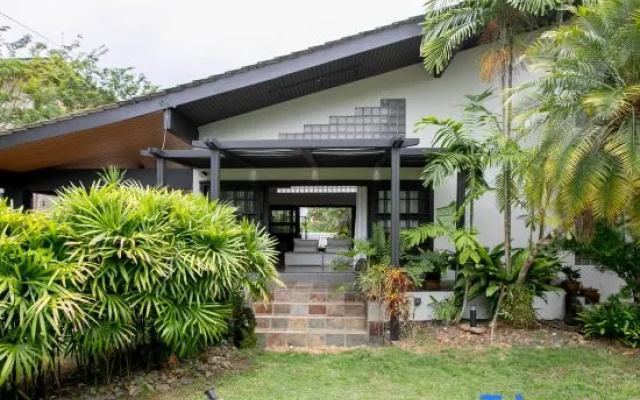 Kontor Mansion by le Lodge