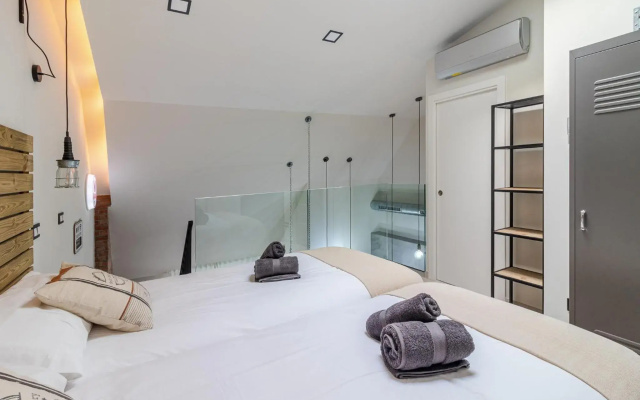 Flatguest Industrial Loft by Marina Suites - SCOOTERS - WIFI