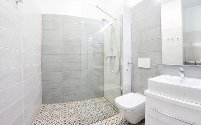 Rister Apartments
