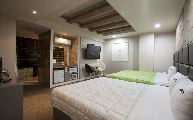 Max Motel
