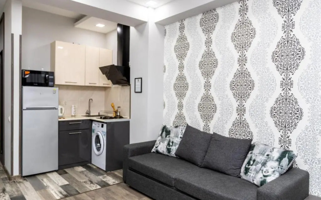 Golden Room Apartments 04