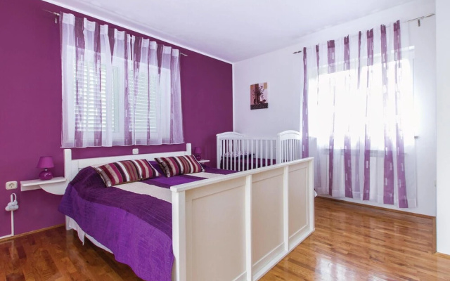 Awesome Home in Drenje With Wifi and 4 Bedrooms