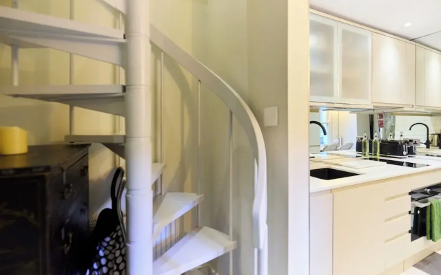 The Kensington Designer's Retreat -1bdr Flat