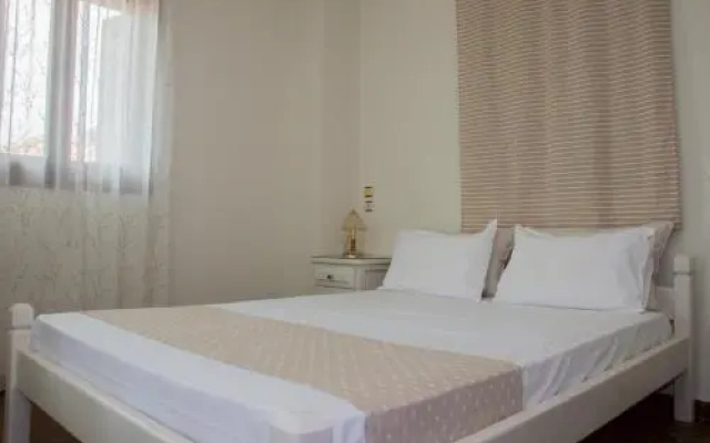 Paradise Studios & Apartments