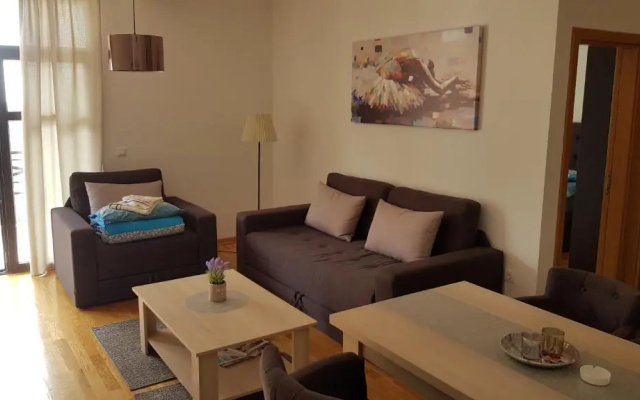 Apartment C2 Dvori