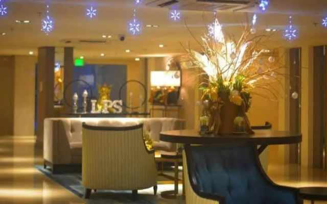 Cozy Iloilo City Condo With Shared Pool and Fitness Center