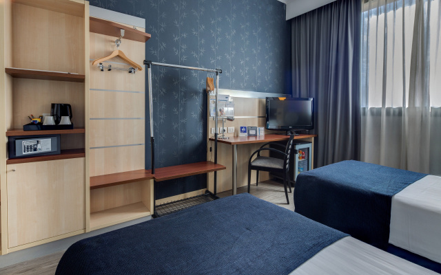 Отель Holiday Inn Bologna Fiera