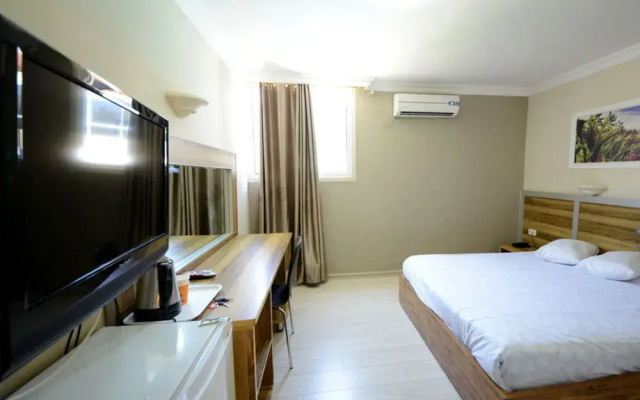 Be Center Hotel
