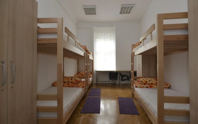 Flow House Hostel