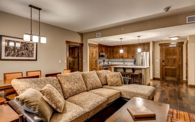 Steamboat Springs Gondola Condo by RedAwning