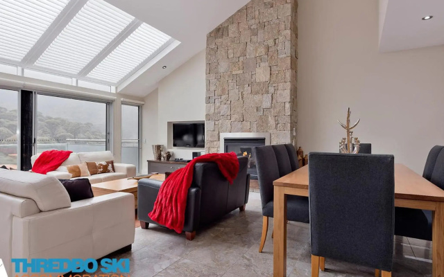 The Peak Penthouse 9