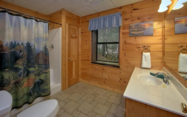 Boulder Bear Lodge 355 - Three Bedroom Cabin