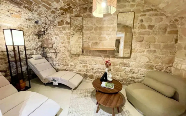 Lou Suites