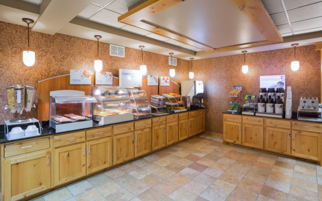 Holiday Inn Express Hotel & Suites Brainerd-Baxter by IHG
