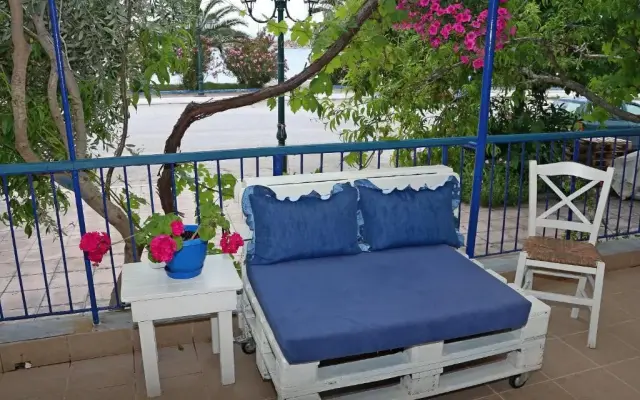 Seaside Deluxe Apartment