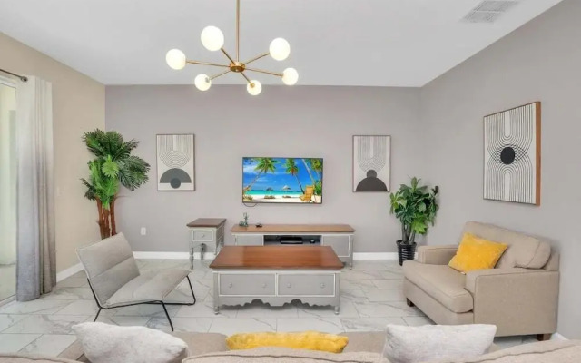 1573fd · Beautiful 6Br Villa/ Near Clubhouse