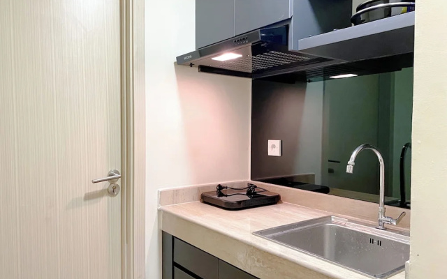 Comfort 2Br With Work Space At Meikarta Apartment