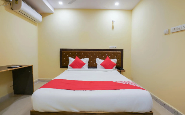 OYO 63371 R Square Stay