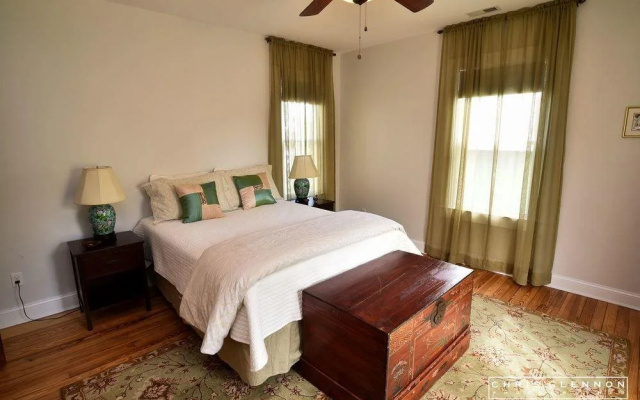 Alyssa House Bed & Breakfast