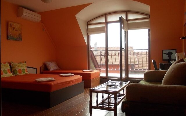 Отель Fotiadis Hotel Rooms & Studios Болгария, Велико Тырново - отзывы, цены и фото номеров - забронировать отель Fotiadis Hotel Rooms & Studios онлайн комната для гостей