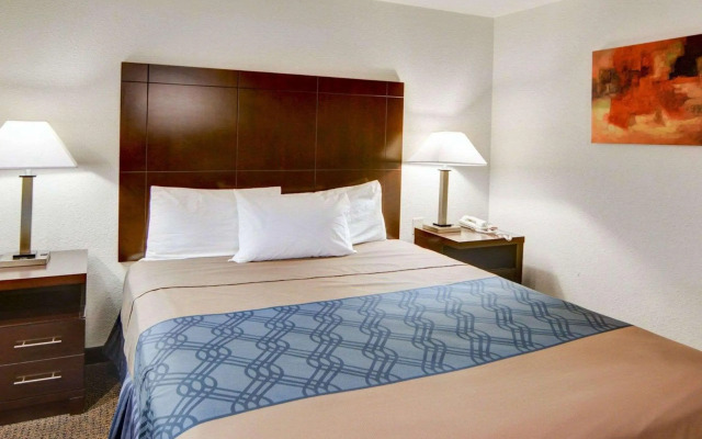 Rodeway Inn & Suites Lewisville I-35