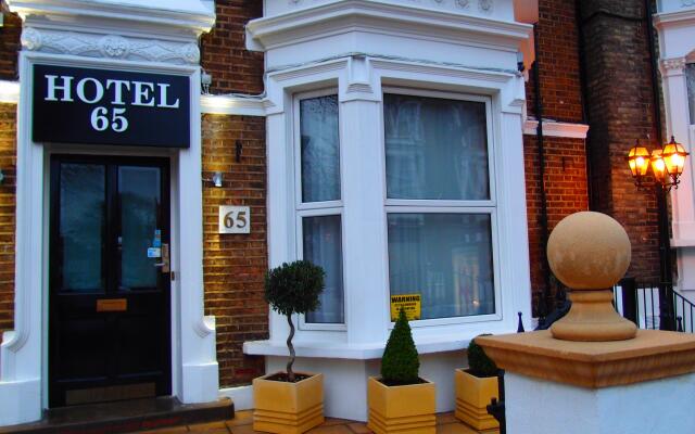 Hotel 65 вид на фасад