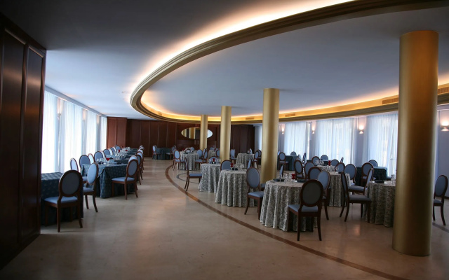 Hotel Royal