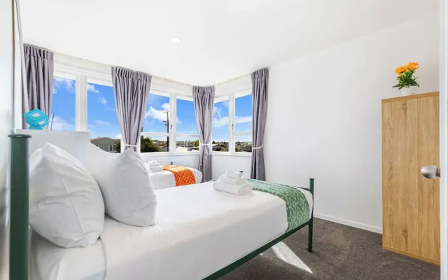 Ellerslie 3BR House | Fresh Reno | Zodiak Stays