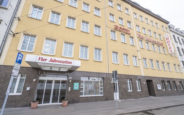 Centro Hotel Vier Jahreszeiten вид на фасад