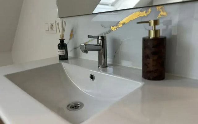 Cozy 1BR plus LR Apt Ghent Gravensteen