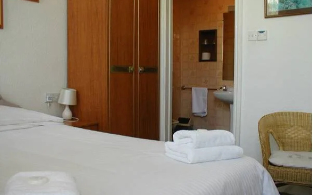 Daunceys Hotel