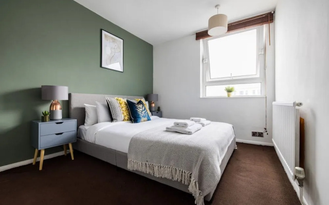 Stunning 2 Bed Flat near Tower Bridge