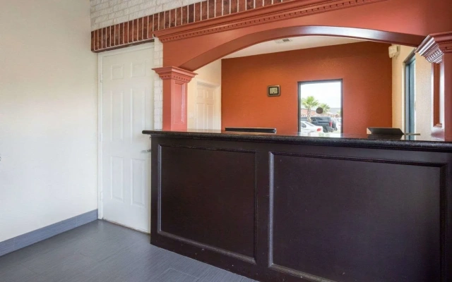 Scottish Inn & Suites