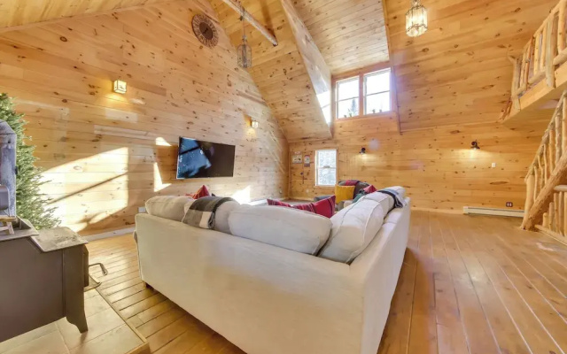 Rangeley Retreat Cabin-style Home: Lake Access