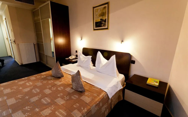 Hotel Dacia RRT