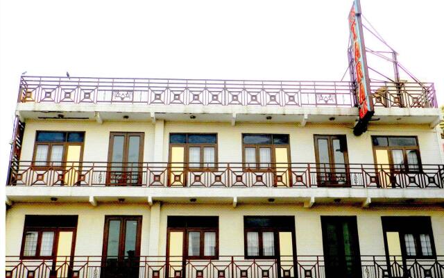 Hotel Tara Palace Chandni Chowk Нью-Дели вид на фасад