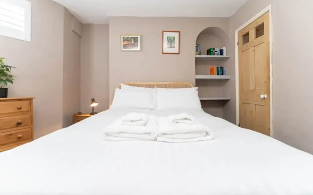 Host Stay Waterloo Apartment